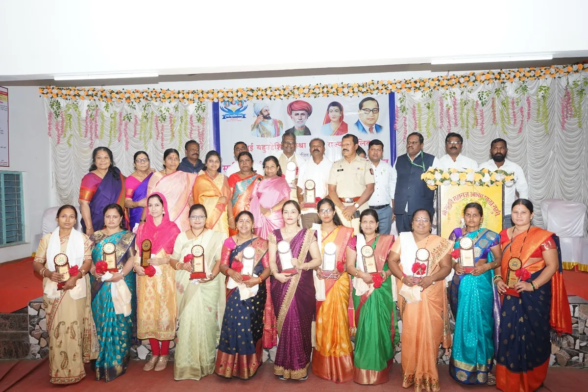 Free meal parcel delivery for elderly citizens